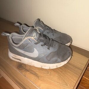 Nike Kids Blue/White Lightweight Sneakers